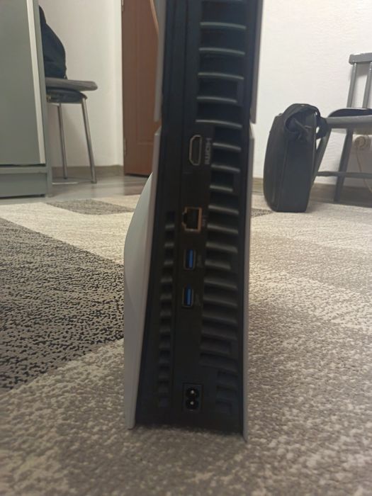 VÂND URGENT!! PS5 slim disc edition