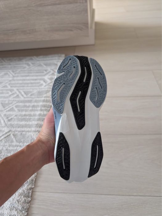 New balance FuelCell Rebel v4
