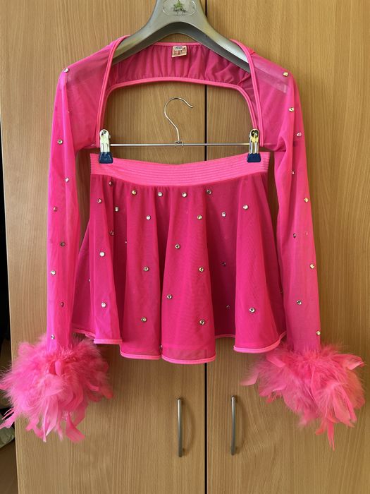 Costum pentru scena cu pene