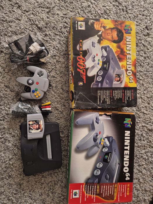 Nintendo 64, complet cutie originala, ediție Golden Eye + jocuri G.E.7