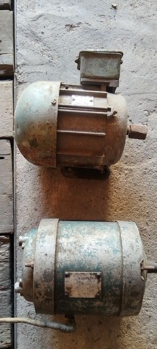 Продам два двигателя
