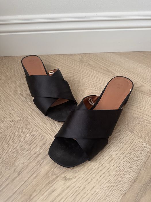 Атласные шлепанцы 39 размер