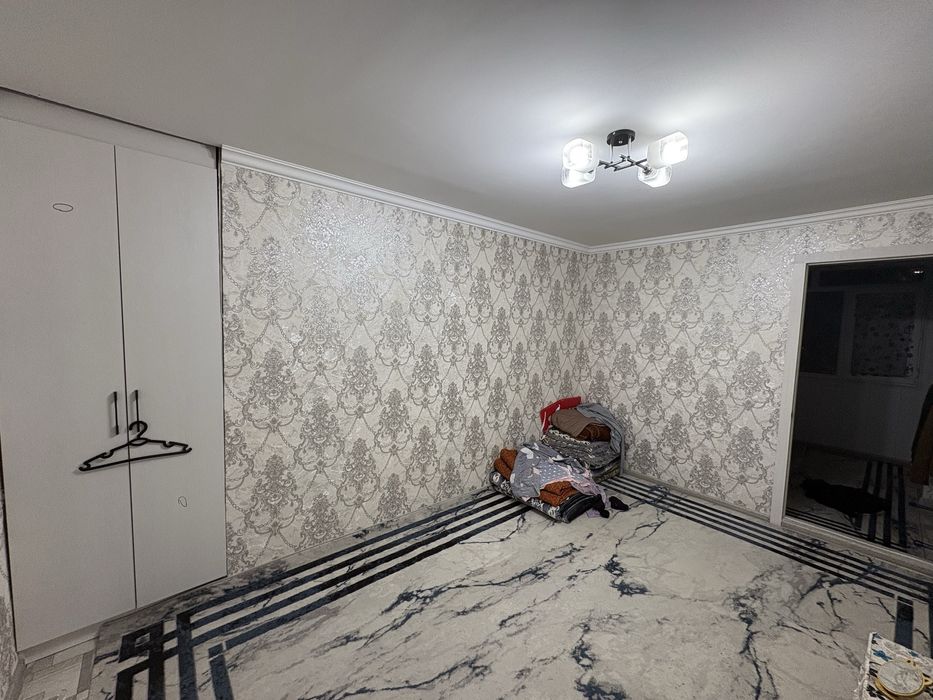 uy sotiladi 39kv 1 xonali 2 xona qilingan remonti yengi remont srochno