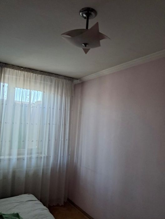 Inchiriez apartament 3 camere