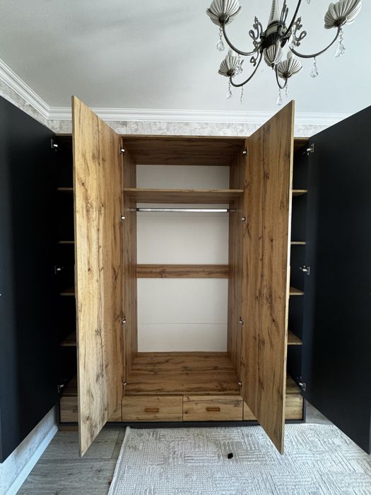 Продам чистый шкаф