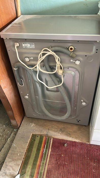 Продаётся стиральная машина марки LG