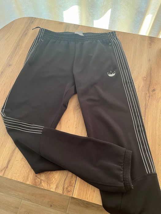Adidas originals панталони