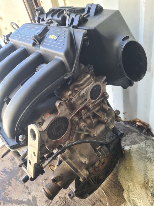 Продам голову двигателя Renault 16v. И сам двигатель.