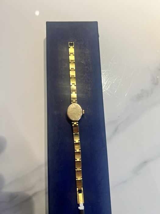 Дамски часовник Rotary *златен*корпос 21-бижута-механичен