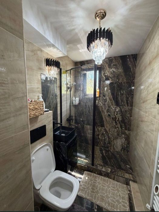 Vand apartament 2 camere situat pe str. George Fotino, langa Facultatea de Drept