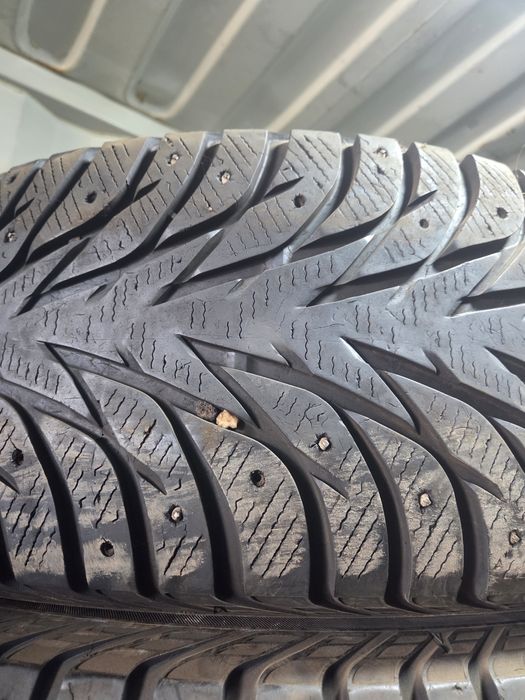 Продаю резину 285×60 R18