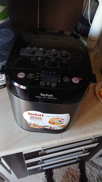 Masina de paine Tefal Pain & Délices 700 W, 1000 g, 20 programe