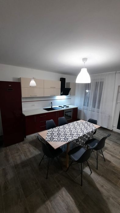 Proprietar inchiriez apartament la casă
