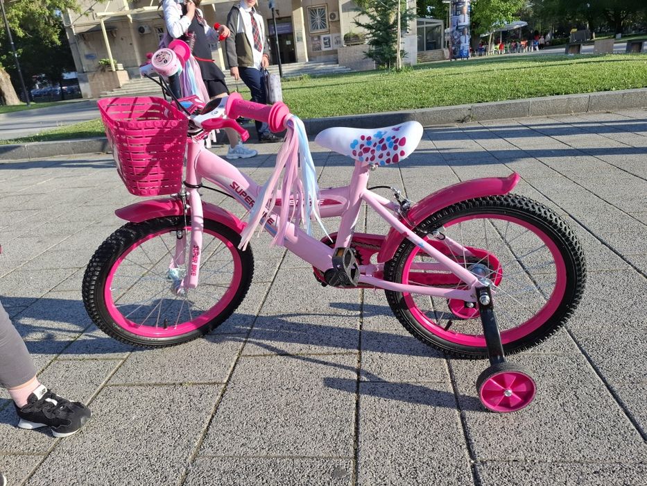 Продавам детски велосипед чисто ново