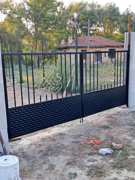 Огради и врати  от ковано желязо