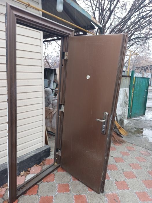 Дверь металлическая