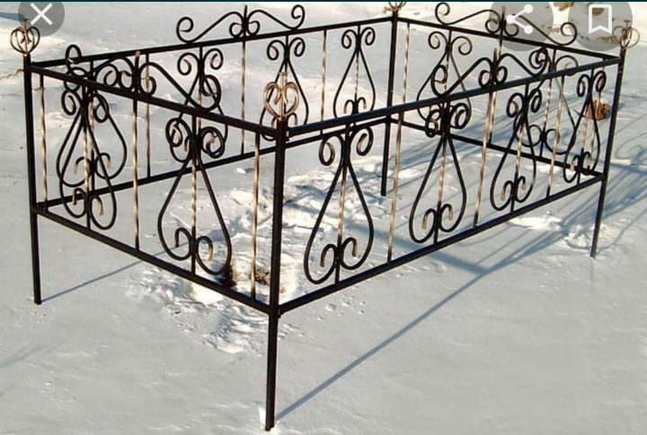 Сварщик, сантехник, электрик.