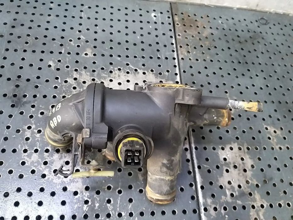 Corp carcasa termostat 1.4 b seat ibiza 2 030121117n