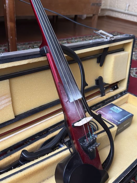 Skripka yamaha sv-110