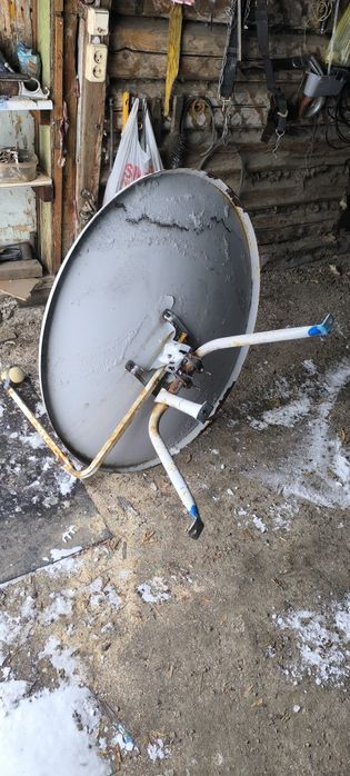 Тарелка спутниковая