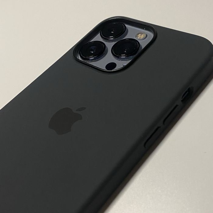 Промо пакет: Връзка Crossbody Strap + Силиконов калъф с лого за iPhone 12/13/14/15/16/17 Plus, Air, Pro и Pro Max