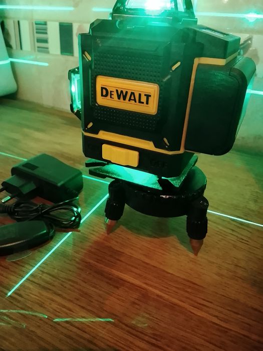 Nivel laser DeWalt cu 16 linii Nou