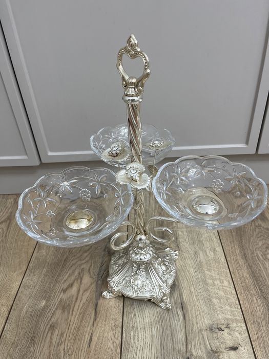 Менажница сатылады! Бу тап таза ұсталған ыдыс!