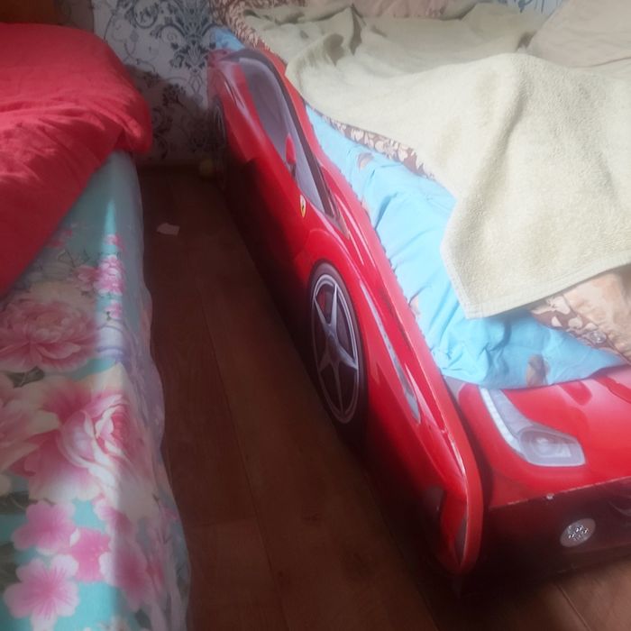 Детская кровать машинка