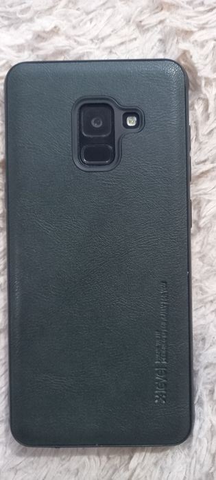 Продам смартфон самсунг а 8