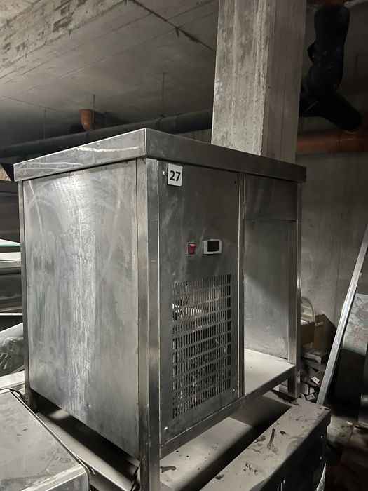 Професионална хладилна салатна маса (саладета)