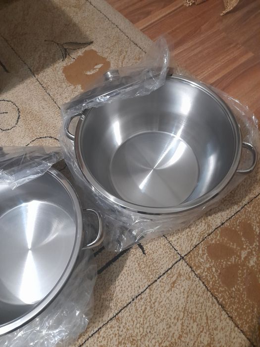 Vând set de 3 oale mari de  inox cu capac