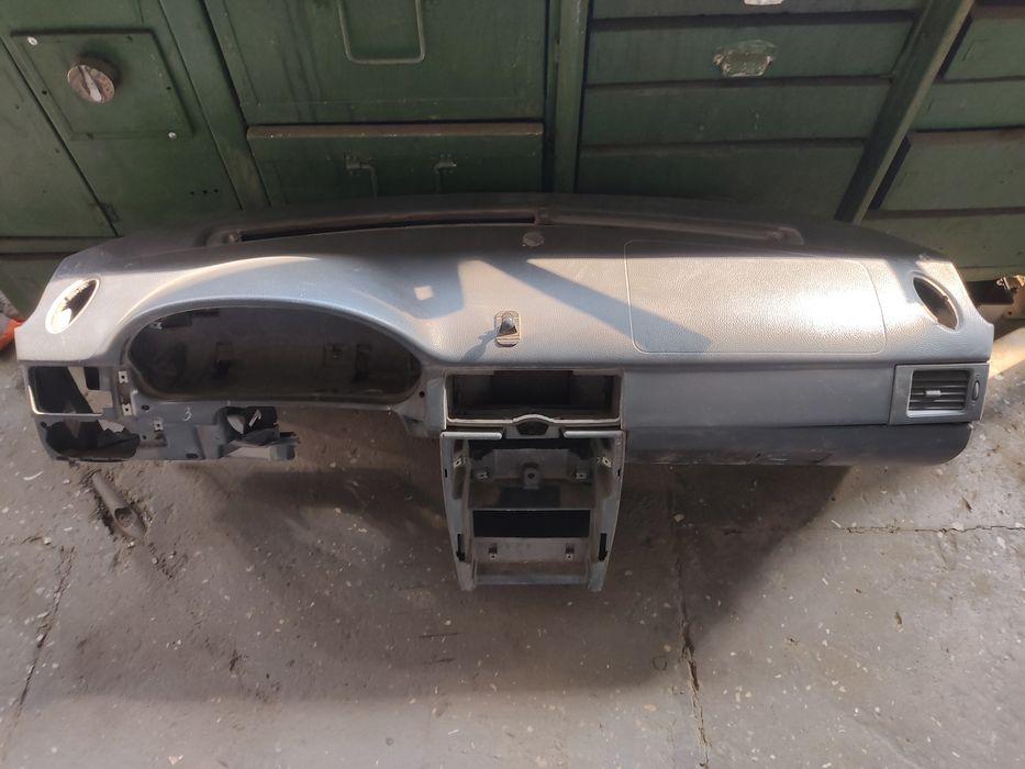 Панель приора 1 продам