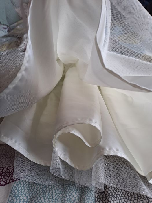 Детска рокля в бяло H&M размер 98-104 , 3 год.