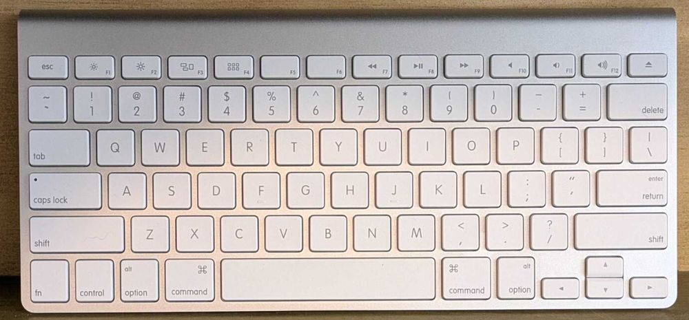 Apple Wireless Magic Keyboard A1314