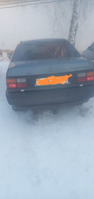 Фолтсваген Пассат б3 седан моно 1.8