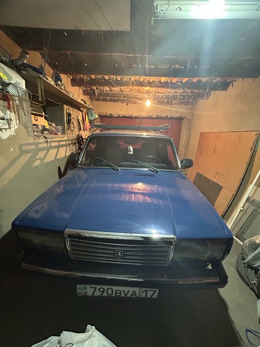 Срочна продам машину ,жигули 2104