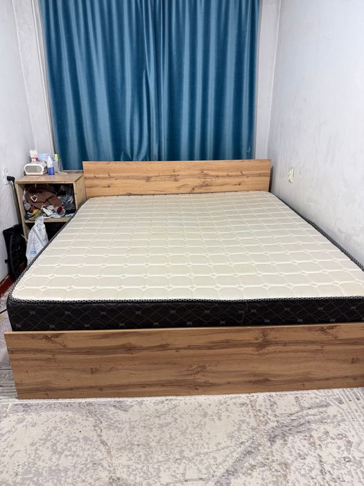 Кровать и матрас