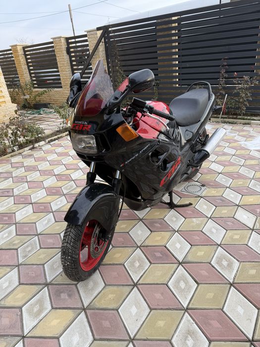 Vand Honda CBR 1000f