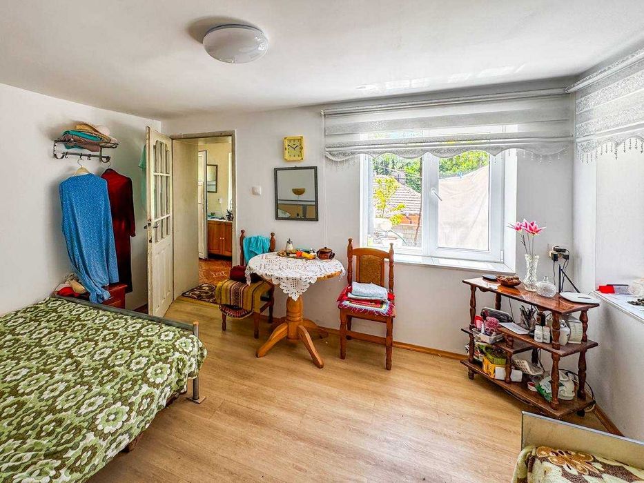 Двуетажна къща с двор в центъра на град Средец, област Бургас