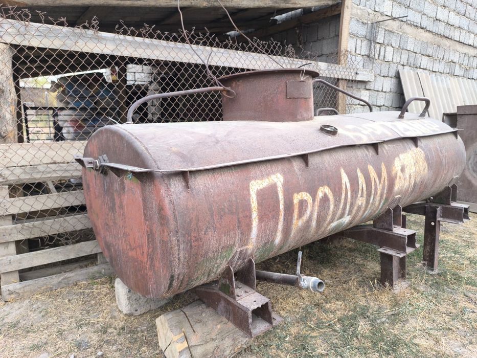 Цистерна 1800 л обьем