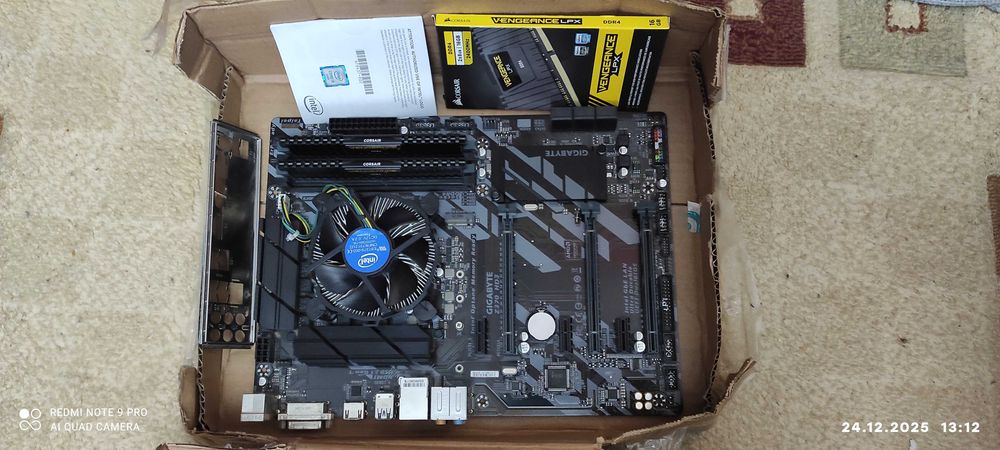 i3 8100, 16GB RAM, MB Gigabyte Z370, Sursa 700 W,  Cooler CPU Zalman