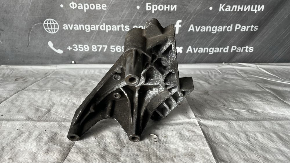 Лапа за двигател VW Golf 5