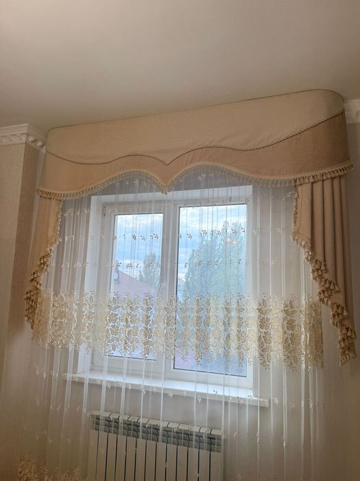 Ламбрекены пыльно-розового цвета