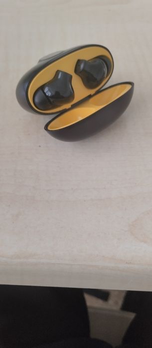 Продам на наушиниг