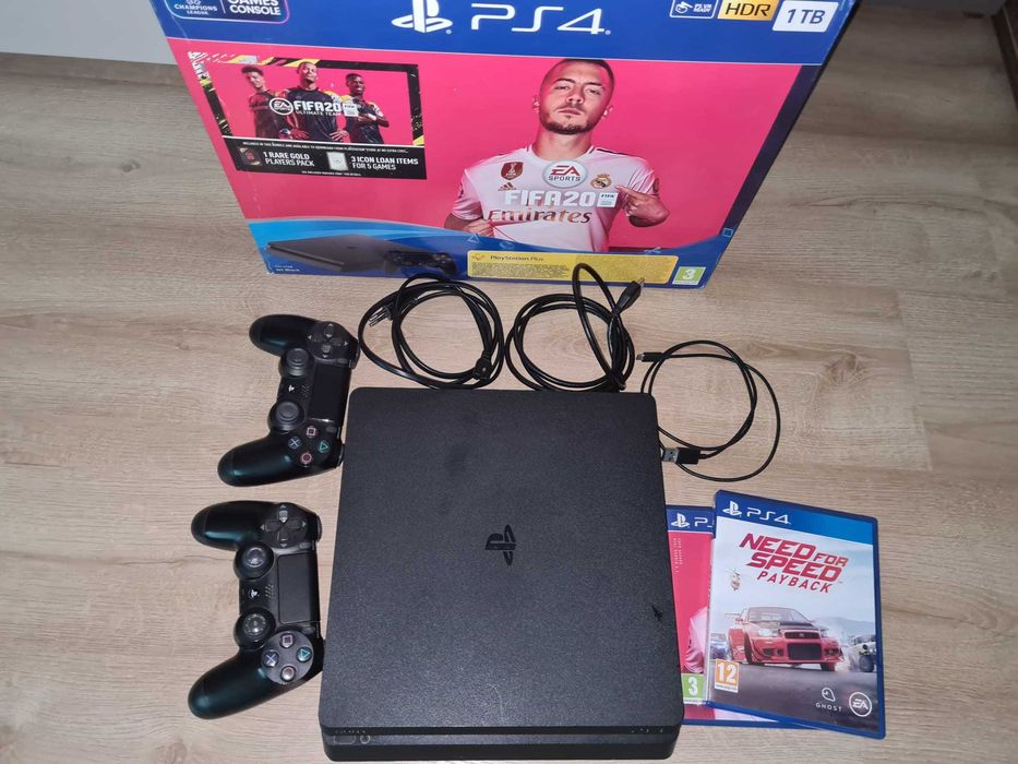 PlayStation 4 slim 1TB – Pachet Complet: 2 controllere+ 2 jocuri-Cutie originală