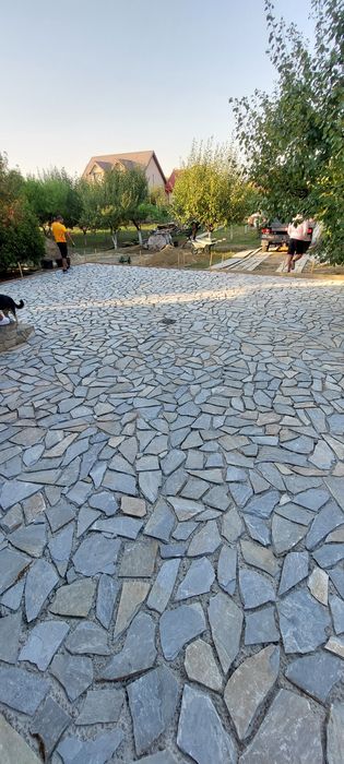 Vând piatra și montez