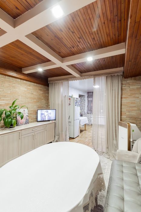 5-комнатная на Дружба Народов, 159м2, 5/4/9