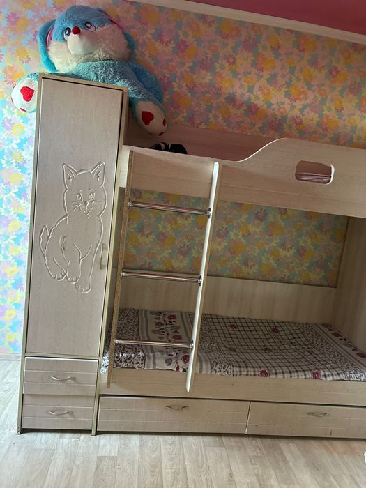 Продам кровать б/у самовывоз 40000тг