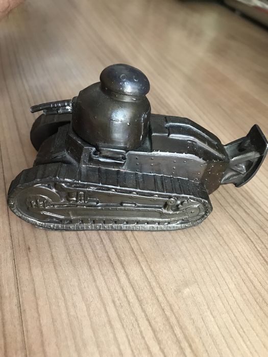 Pusculita veche metal tanc Panzer