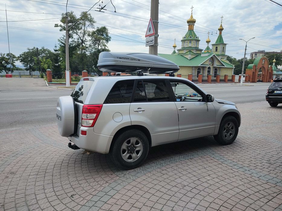 Багажник Thule 753 + аеро греди 118 см + автобокс Terra Drive, комплект